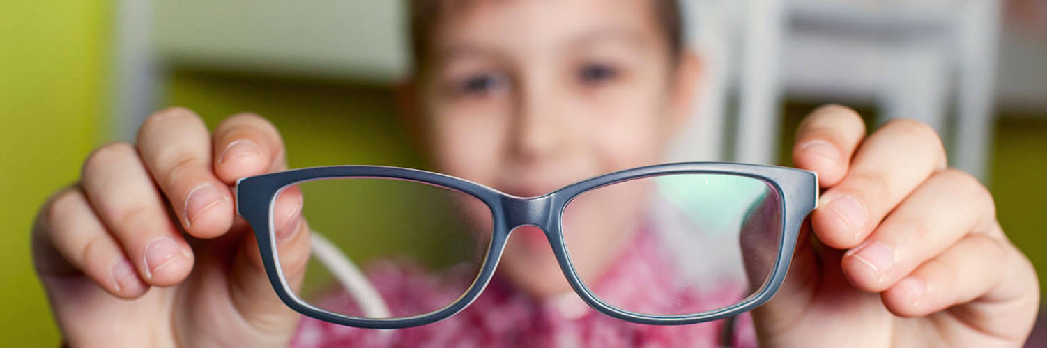 Пять фактов, указывающих на то, что у вашего ребенка может развиться близорукость