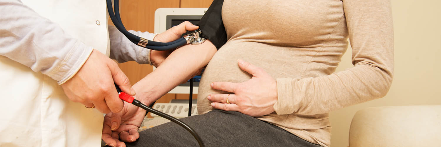 Высокое давление во время беременности плохо влияет на мышление и память женщин