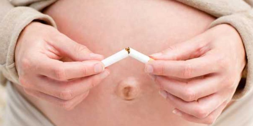 Курение во время беременности может влиять на развитие ребенка много лет спустя