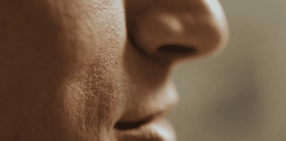 Закладений ніс: чому важко дихати і як вирішити проблему?